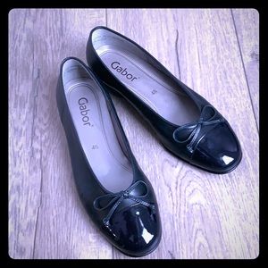 GABOR Women’s Size 6.5 two toned flats